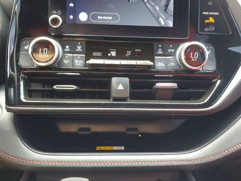 Used 2023 Toyota Highlander XSE image 23