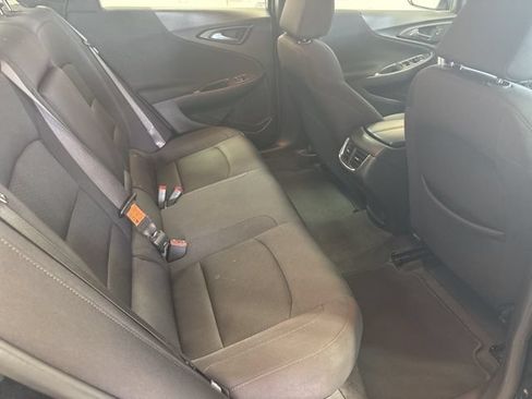 Used 2025 Chevrolet Malibu LT FWD image 9