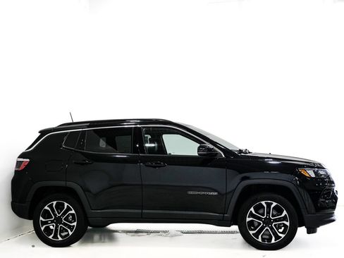 Used 2023 Jeep Compass Limited w/ Sun and Sound Group AWD/4WD image 5