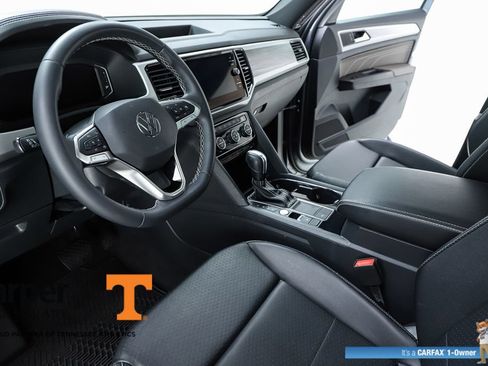 Used 2023 Volkswagen Atlas Cross Sport SE w/ Panoramic Sunroof Package FWD image 19