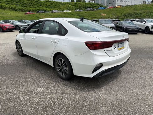 Certified 2023 Kia Forte LXS w/ LXS Technology Package FWD image 5