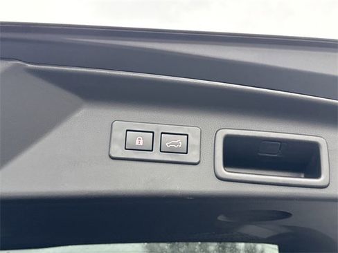 Used 2025 Subaru Forester Premium image 16