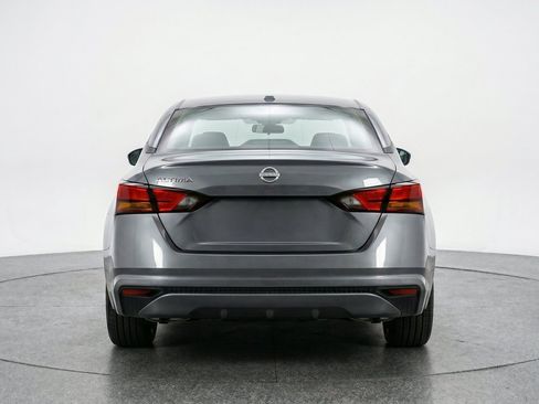 Used 2025 Nissan Altima 2.5 SV FWD image 7