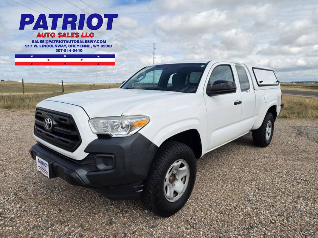 Used 2017 Toyota Tacoma SR RWD image 1