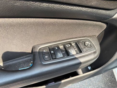 Used 2015 Chrysler 200 Limited w/ Convenience Group FWD image 11