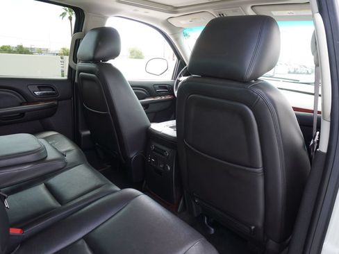 Used 2013 Cadillac Escalade EXT Premium AWD/4WD image 11