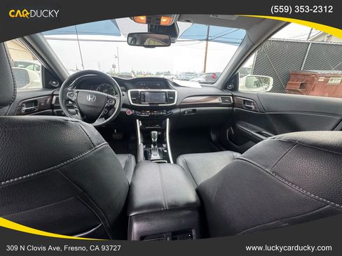Used 2017 Honda Accord Touring image 22