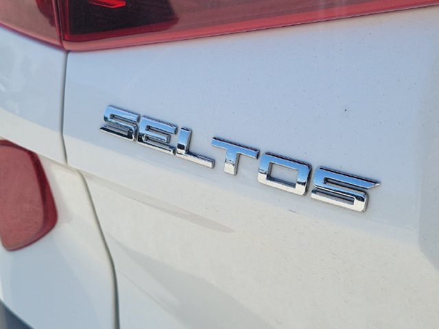 Used 2021 Kia Seltos S AWD/4WD image 5