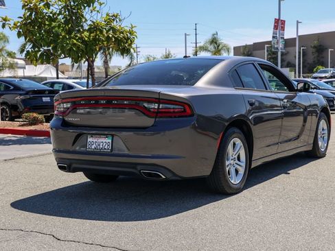 Used 2019 Dodge Charger SXT RWD image 4