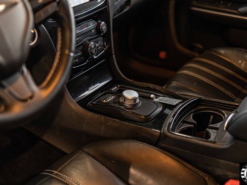 Used 2017 Chrysler 300 S image 21