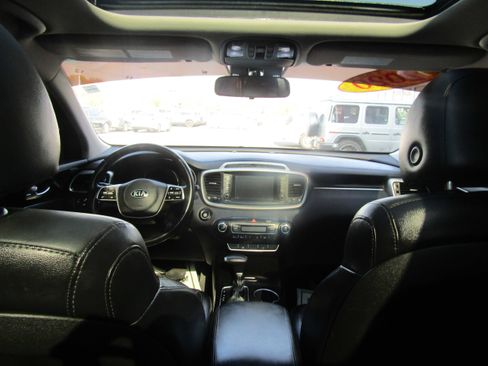Used 2020 Kia Sorento EX FWD image 28