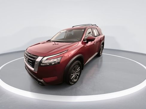 Used 2024 Nissan Pathfinder SV w/ Cargo Package image 4