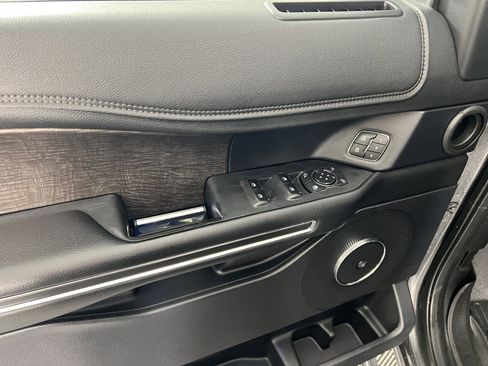 Used 2019 Ford Expedition Limited w/ Special Edition Package image 18