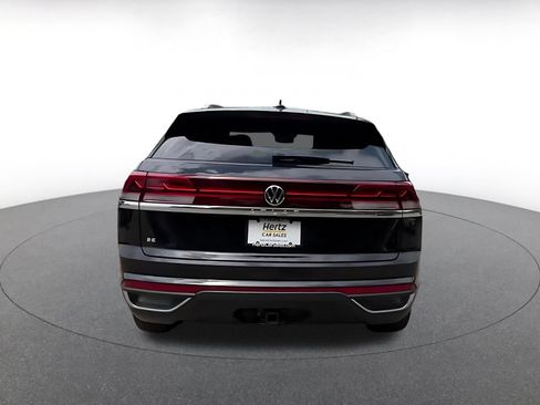 Used 2025 Volkswagen Atlas Cross Sport SE FWD image 12