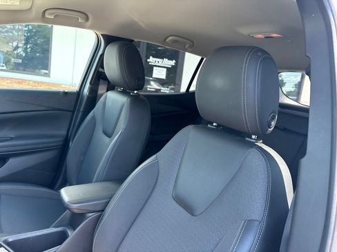 Used 2023 Buick Encore GX Select w/ Sport Touring Package FWD image 3