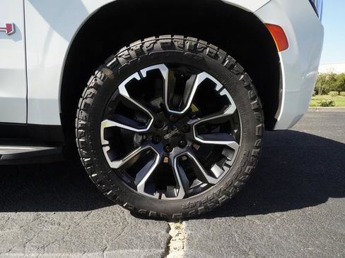 Used 2024 GMC Yukon AT4 w/ Technology Package image 40