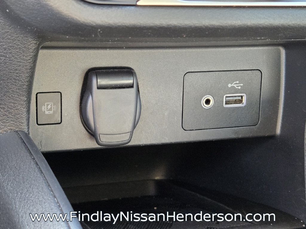Used 2023 Nissan Versa SV w/ Trunk Package FWD image 28
