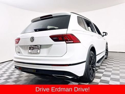 Used 2020 Volkswagen Tiguan SE R-Line FWD image 23
