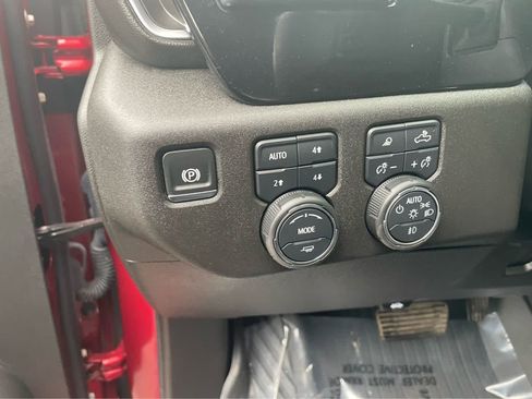 Used 2024 Chevrolet Silverado 1500 RST AWD/4WD image 17