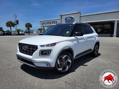 Used 2025 Hyundai Venue Limited FWD image 1