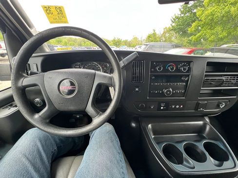 Used 2018 GMC Savana 2500 Extended RWD image 21