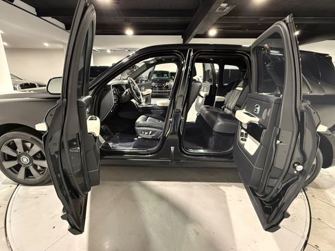 Used 2023 Rolls-Royce Cullinan image 16