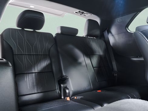 Used 2026 Buick Enclave Avenir w/ LPO, Floor Liner Package AWD/4WD image 36