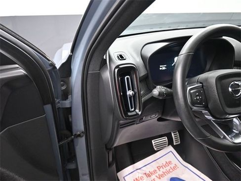 Used 2022 Volvo XC40 P8 Recharge Plus image 16