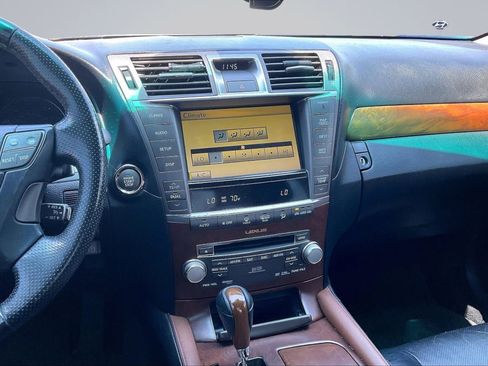 Used 2010 Lexus LS 460 RWD image 6