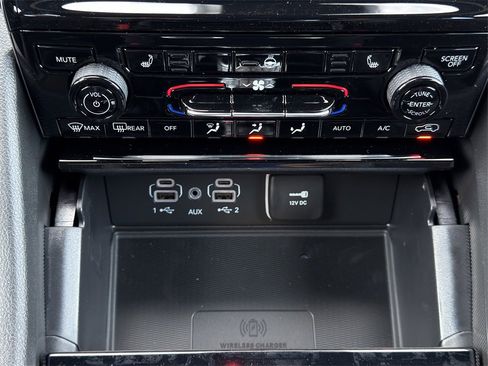 New 2025 Jeep Grand Cherokee Altitude image 15