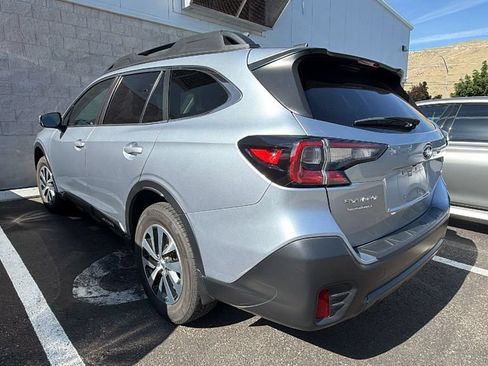 Used 2022 Subaru Outback Premium AWD/4WD image 3
