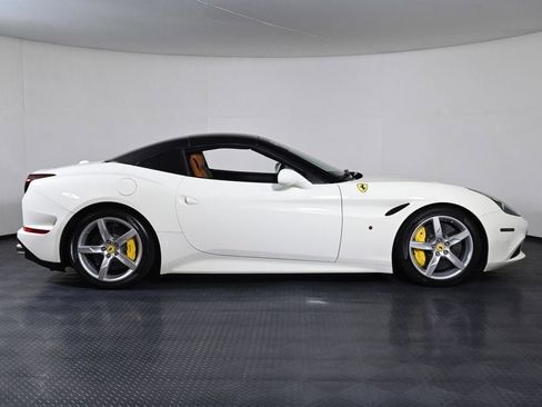 Certified 2017 Ferrari California T RWD image 10