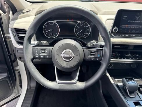 Used 2023 Nissan Rogue SV FWD image 13
