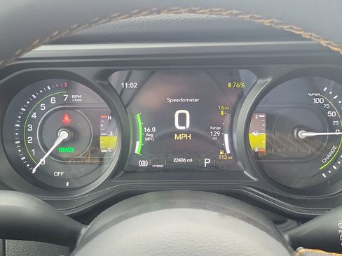 Used 2024 Jeep Wrangler Unlimited image 9