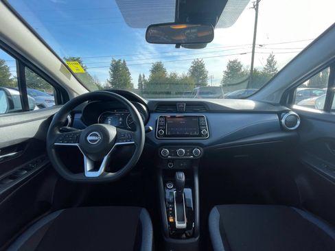 Used 2025 Nissan Versa SV FWD image 31