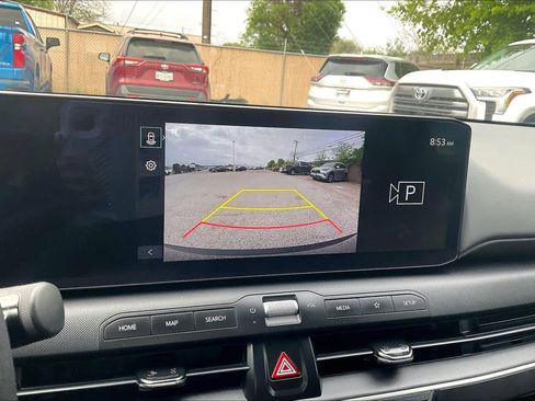 Used 2025 Kia K4 LXS image 24