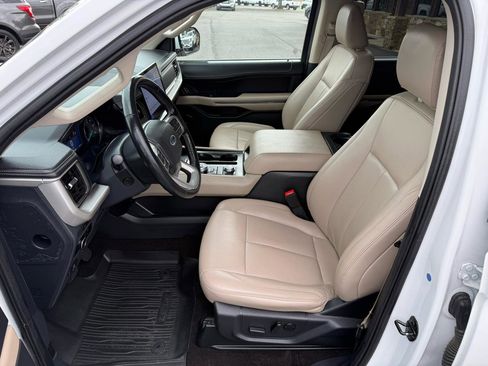 Used 2023 Ford Expedition XLT AWD/4WD image 11