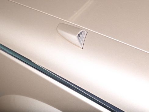Used 1994 Cadillac Fleetwood Brougham RWD image 25