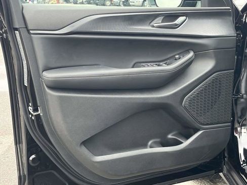 New 2025 Jeep Grand Cherokee L Laredo AWD/4WD image 11