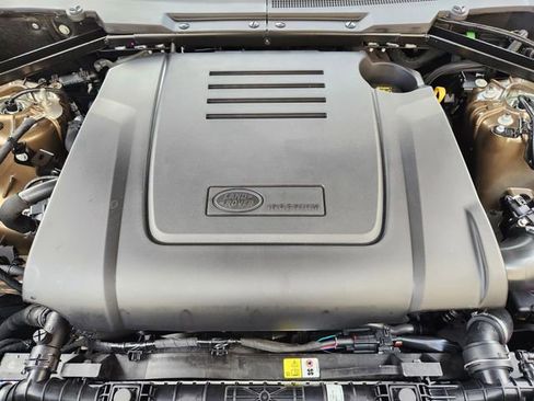 Used 2026 Land Rover Defender 110 S image 21