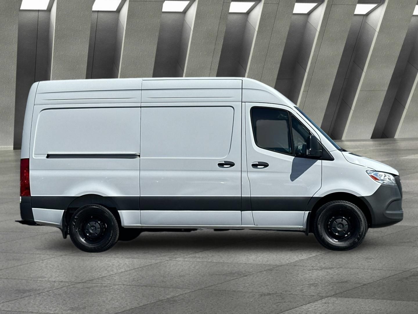 Used 2025 Mercedes-Benz Sprinter 2500 image 3