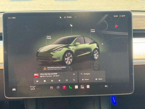 Used 2024 Tesla Model Y Long Range AWD/4WD image 21