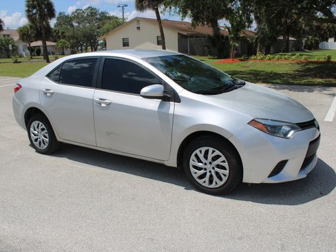 Used 2014 Toyota Corolla LE FWD image 21