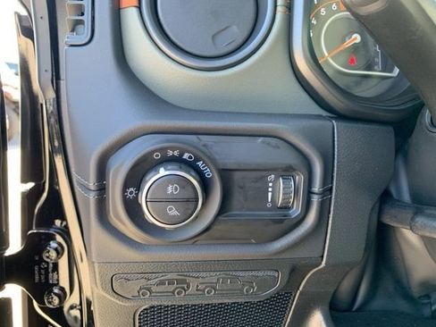 New 2025 Jeep Gladiator Mojave w/ Convenience Group image 11