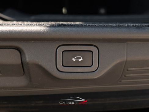 Used 2020 Land Rover Range Rover HSE image 46