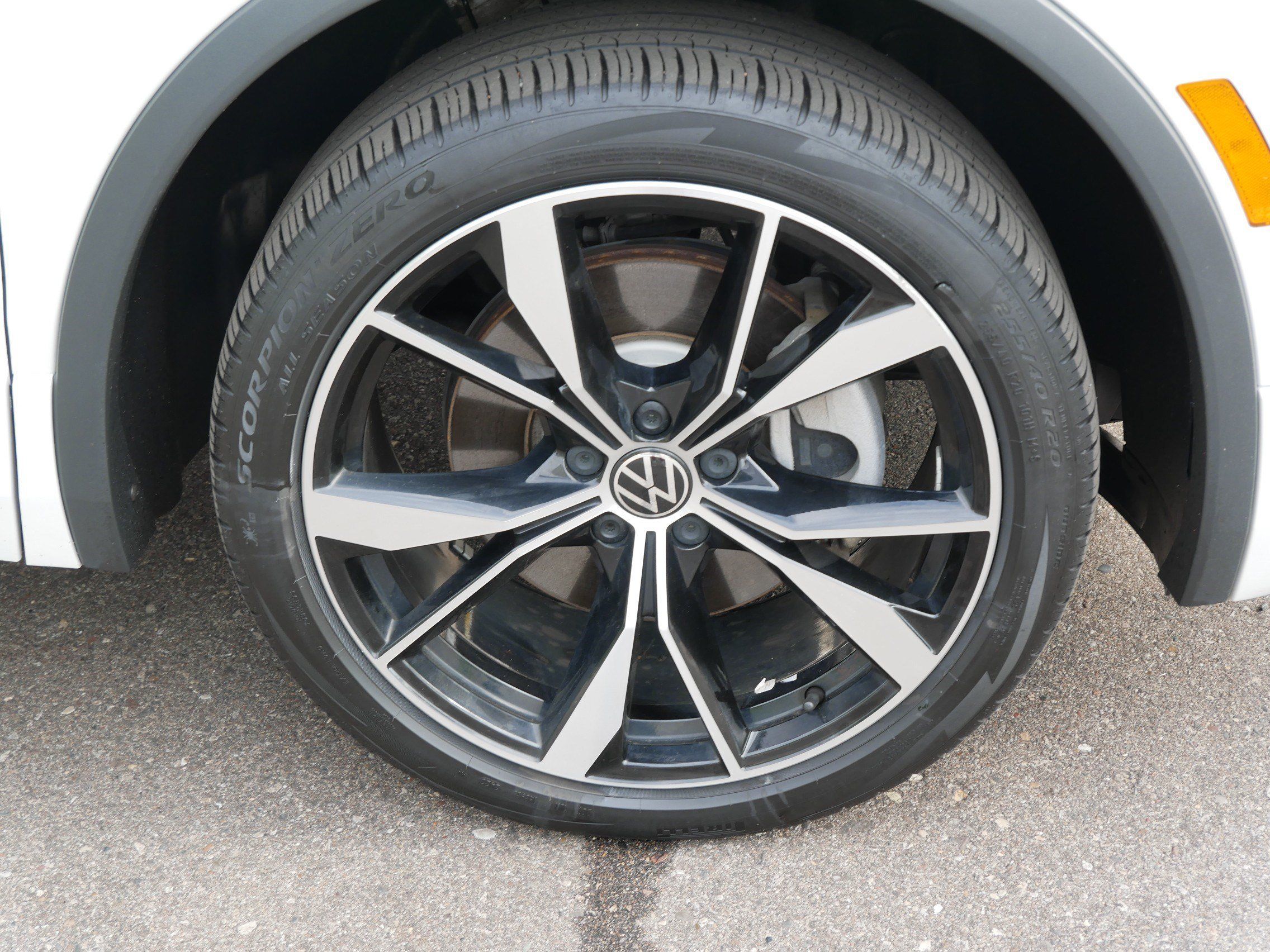 Used 2024 Volkswagen Tiguan SEL R-Line AWD/4WD image 15