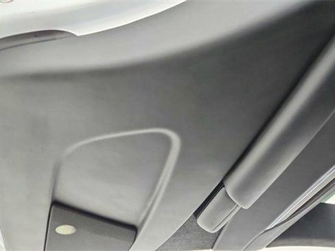 Used 2022 Tesla Model X image 30