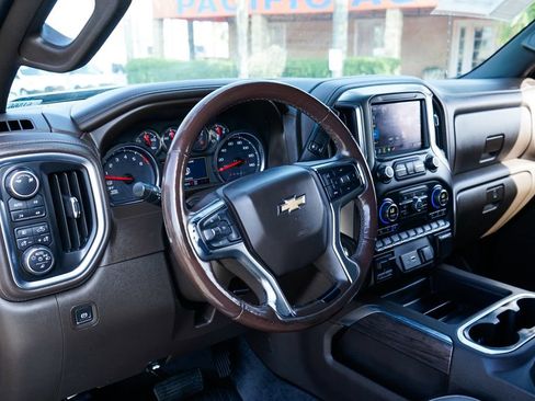 Used 2019 Chevrolet Silverado 1500 LTZ w/ LTZ Plus Package AWD/4WD image 20