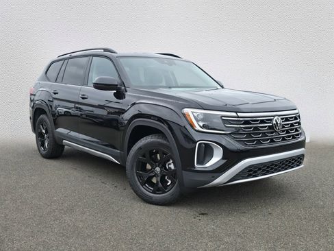 New 2026 Volkswagen Atlas Peak Edition AWD/4WD image 1
