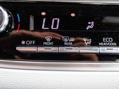 Used 2026 Toyota Corolla SE FWD image 32